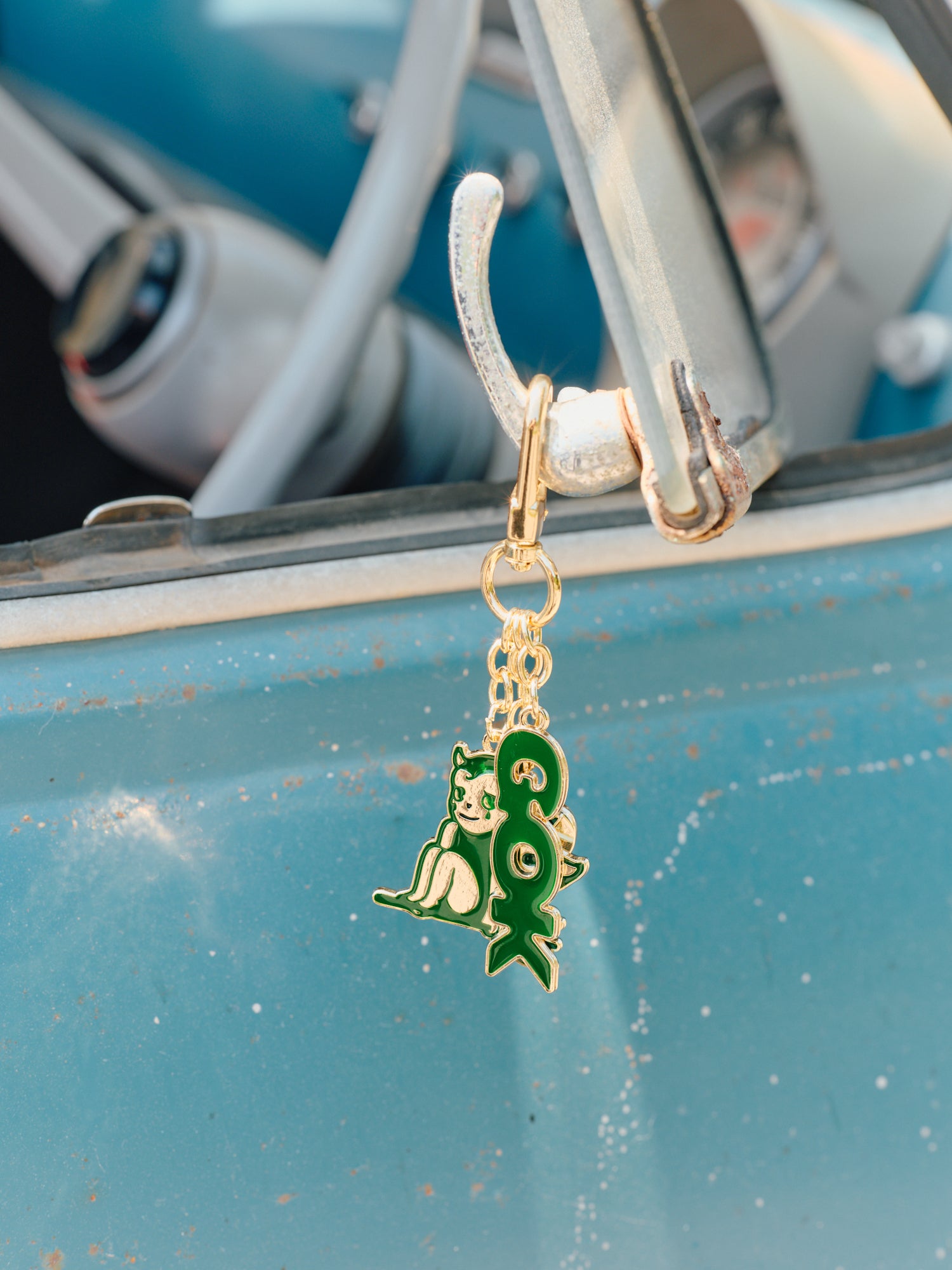 DEVIL KEYCHAIN – GOD ONLY KNOWS