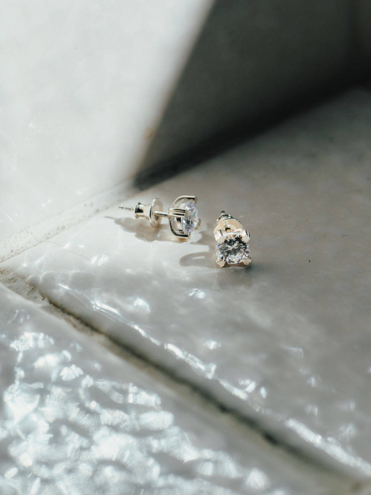 STONE EARRING – GOD ONLY KNOWS